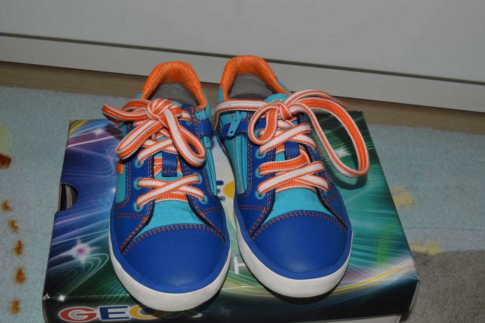 Обувки за момче Jack Wolfskin и Geox