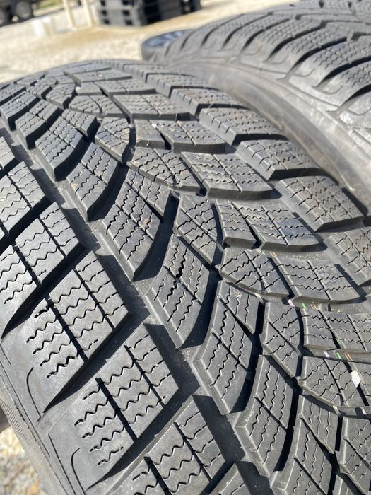 215/60/17 Гудиар Зимни