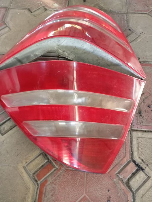 Продам задние фары