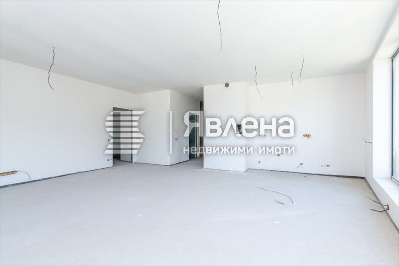 Продава 4-Стаен в Кръстова Вада