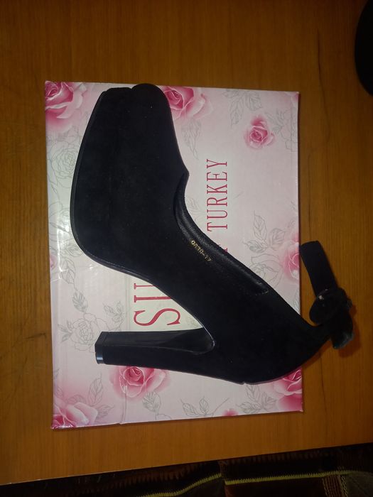 Туфли из натурального замша