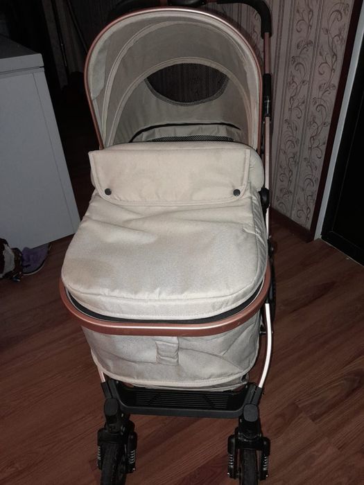 Продаю коляску в отличном 20000