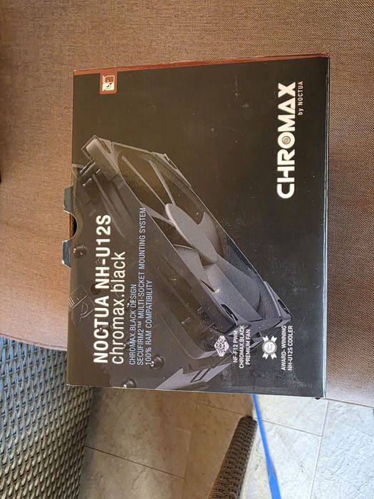 Vând cooler procesor Noctua NH-U12S
