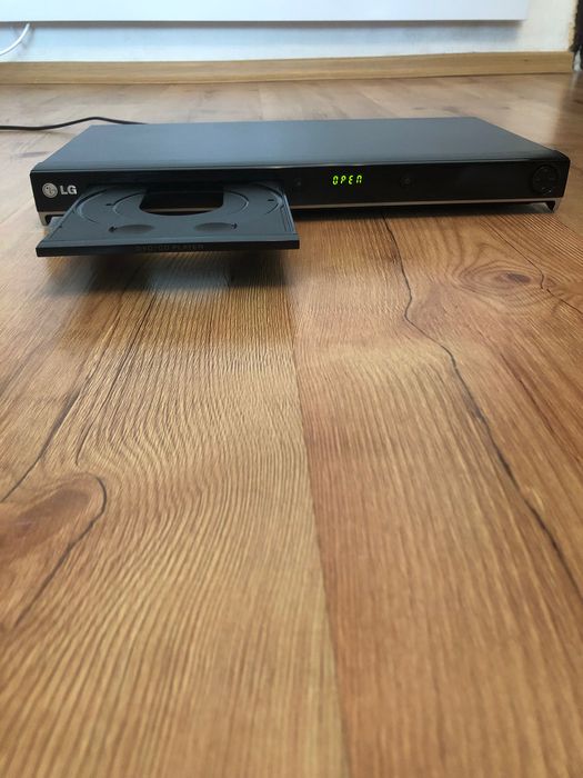 DVD player в комлект с DVD дискове