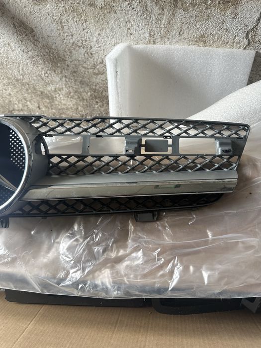 Mercedes Cls w219 05-09г Оем пр. Решетка