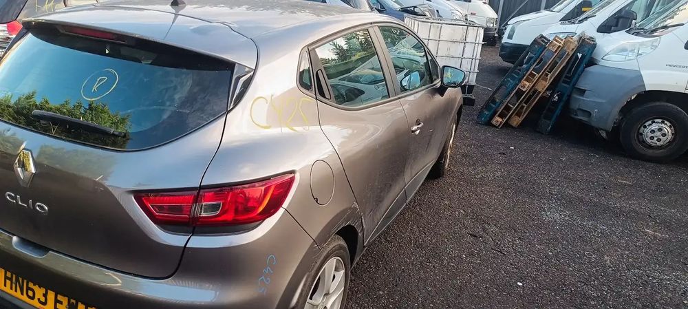 Dezmembrari / Dezmembrez Renault Clio 4 1.2 D4F (343) cutie viteze manuală cod culoare TEKNG