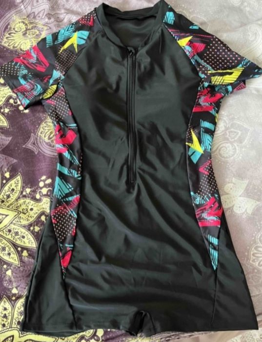 Продам купальник