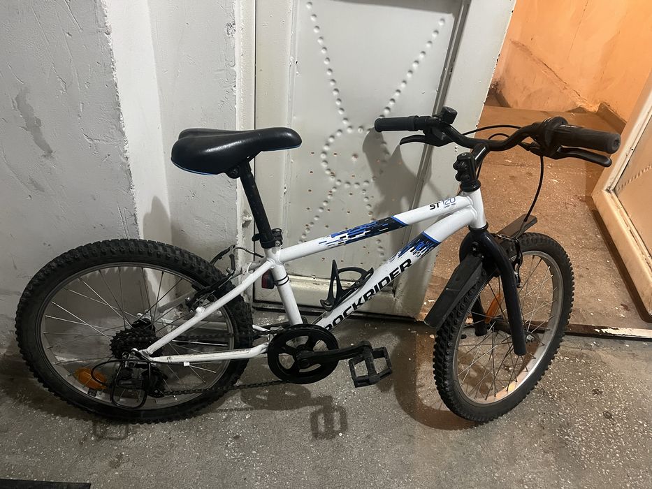 Vand bicicleta stare buna