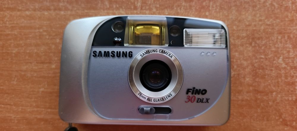 Фотоаппарат samsung в рабочем состоянии.
