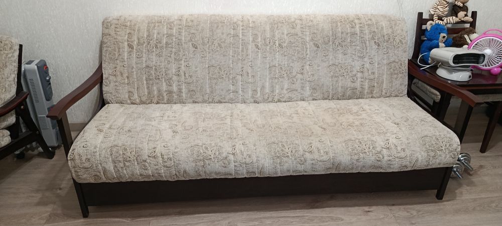 Продается диван в хорошем состоянии, раскладной