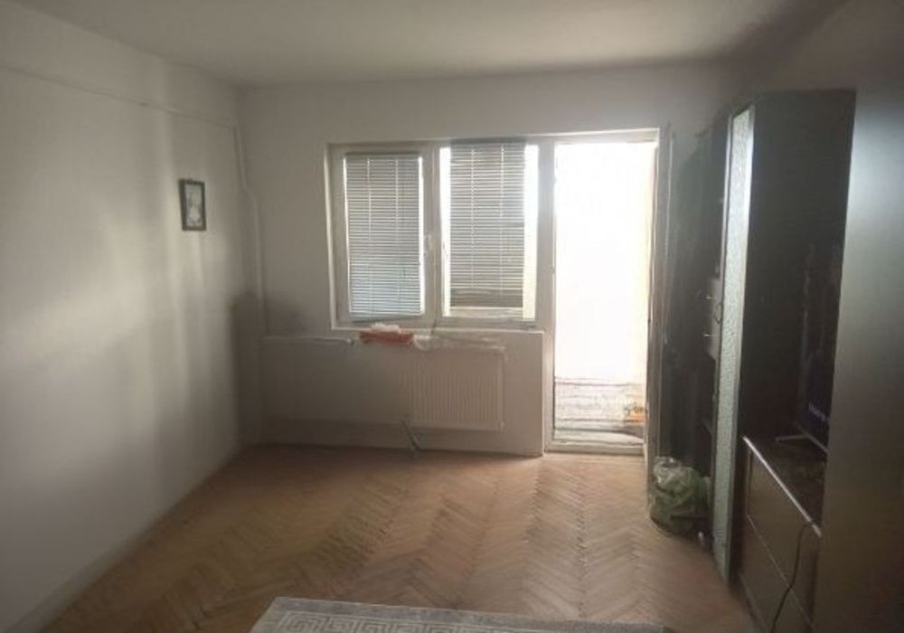 EXCLUSIV Propietar Vand Apartament Bloc Caramida - Razboieni - 2 Camere Decomandat - Centrala Noua Ariston Cupru - Acoperis Tipla (Fara Infiltratii