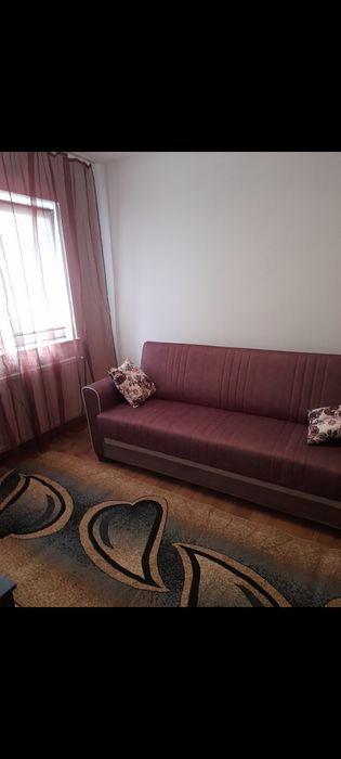 Apartament cu 3 camere de închiriat
