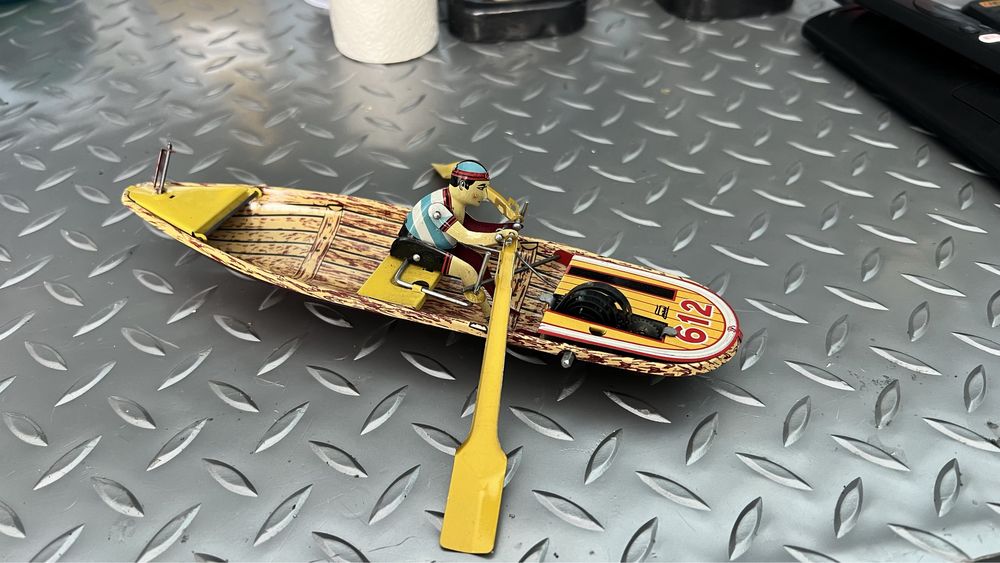 Стари метални колички