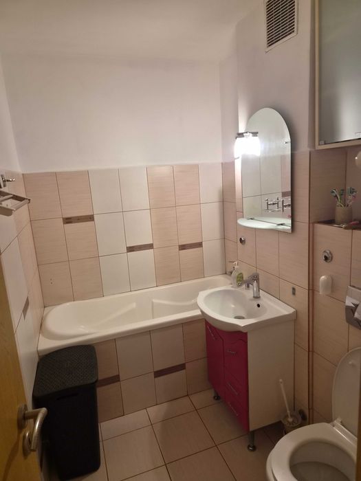 Inchiriere apartament 2 camere decomandat  zona Girocului