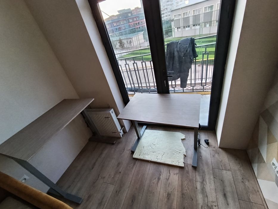 Стол с механизмом