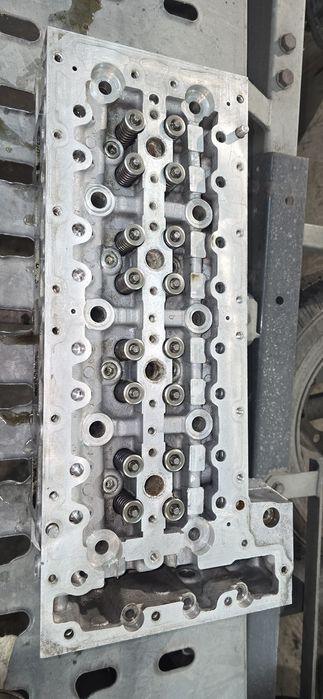 Глава за ивеко 3.0 1.80 коня