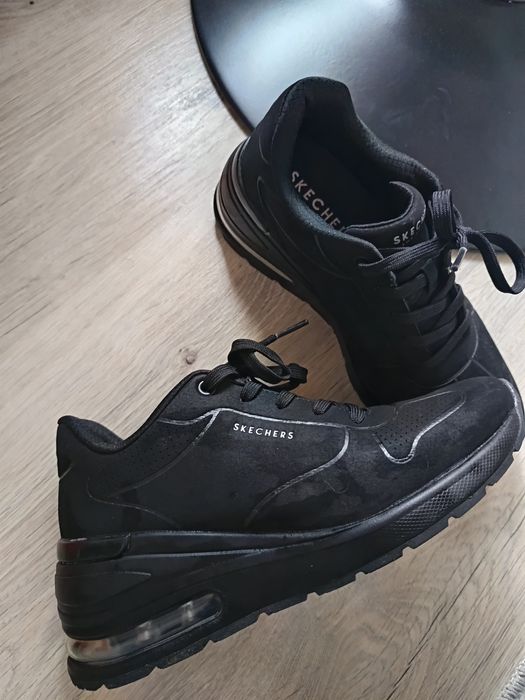 Обувки Скичърс 38