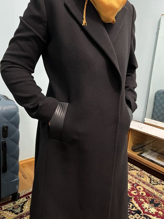 Женское пальто бренда ADL