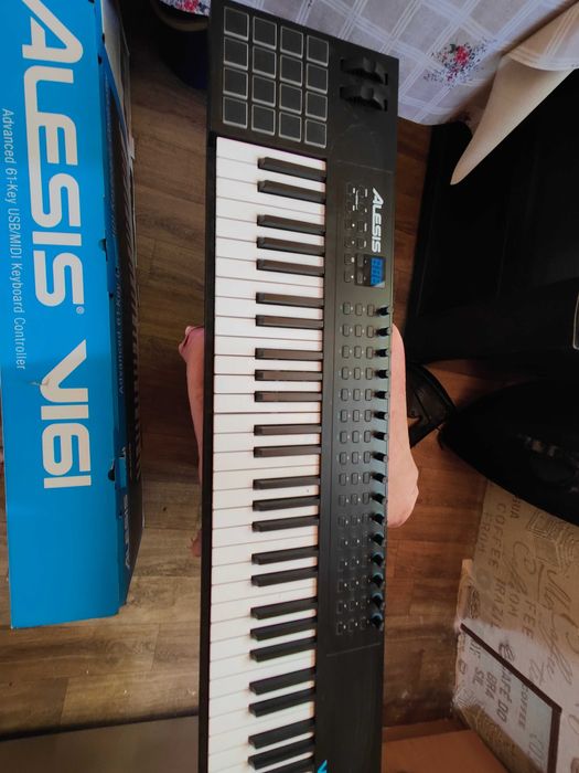 Midi клавиатура Alesis VI61