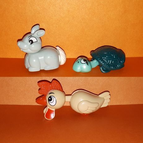 Серии Kinder Surprise из 3-х игрушек