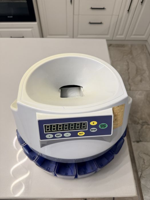 Монетоброячна машина