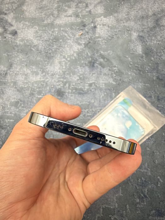 Коурпус в оригинале iphone 12pro