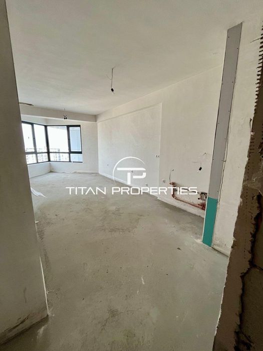 Тристаен апартамент в жк. Христо Смирненски