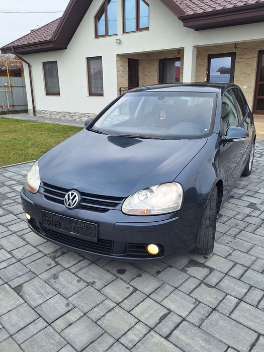 Vând vw Golf 5 2.0