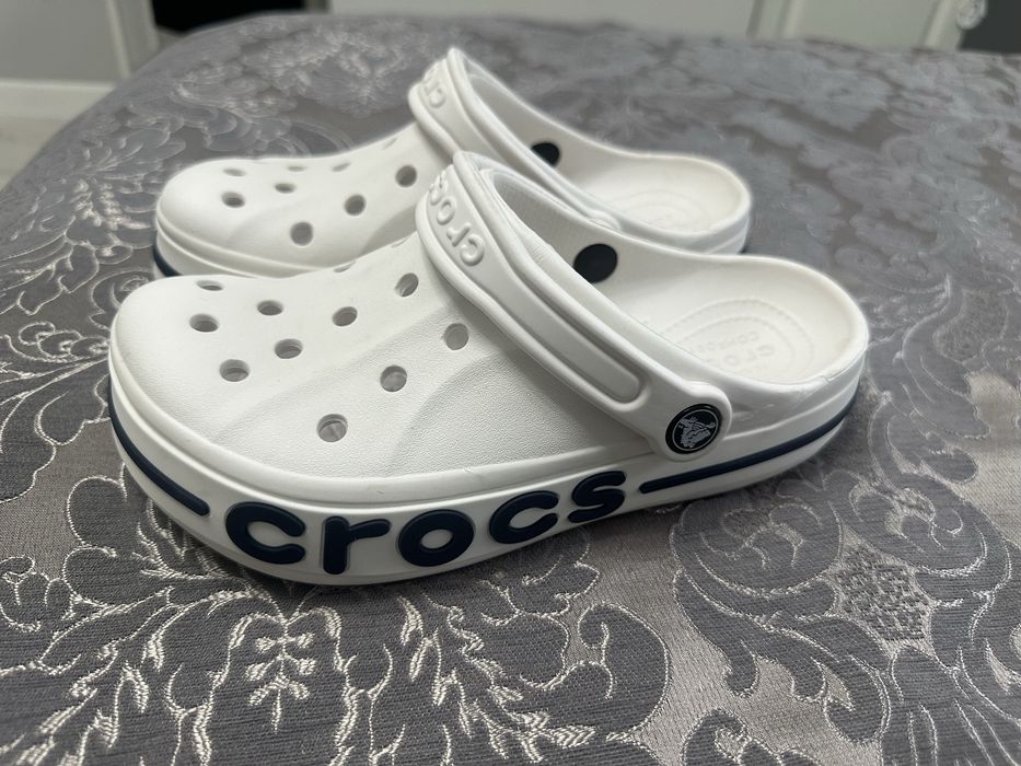 Продам кроксы новые, 2 пары