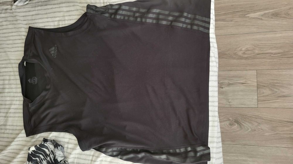 Тениски  ххл                 .