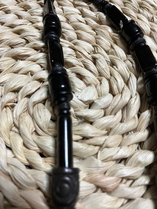 Масивно колие от порцеланови и метални елементи