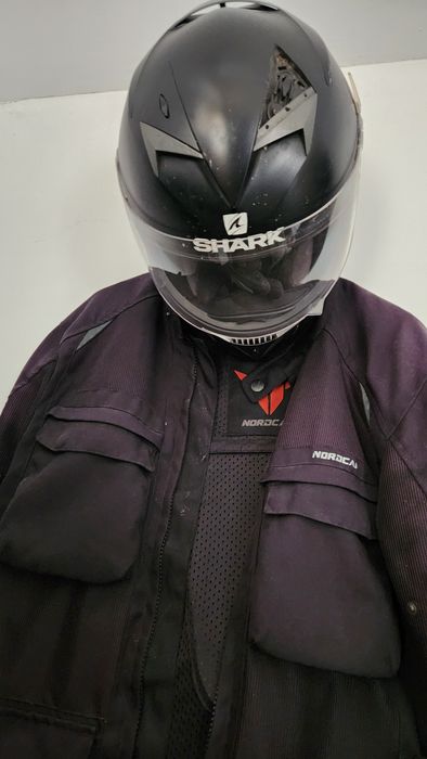Set complet echipament moto – 2 costume + 2 căști Shark L, Scorpion M