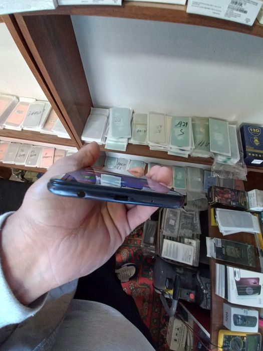 Samsung a10 zaryadka yaxshi tutadi ishlashi zor qotmaydi