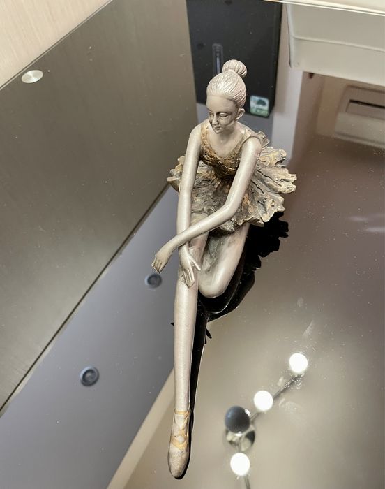 Балерина статуетка