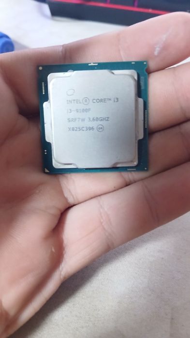 Vand procesor i3 9100F