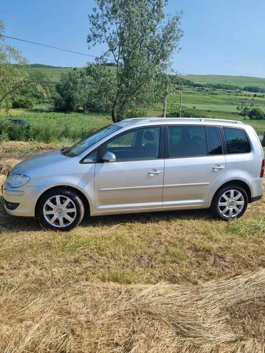 Proprietar vând Volkswagen touran 2.0 tdi 170 cai an 2008
