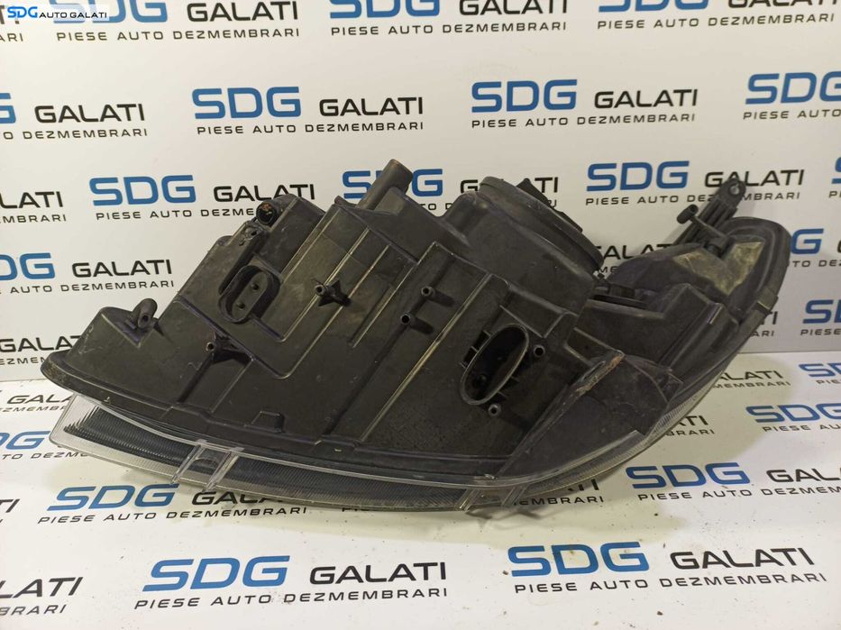 Far Dreapta cu Lupa FARA Xenon Saab 93 9-3 2008 - 2012 Cod P12842044 1LL010317-04 [L1732]