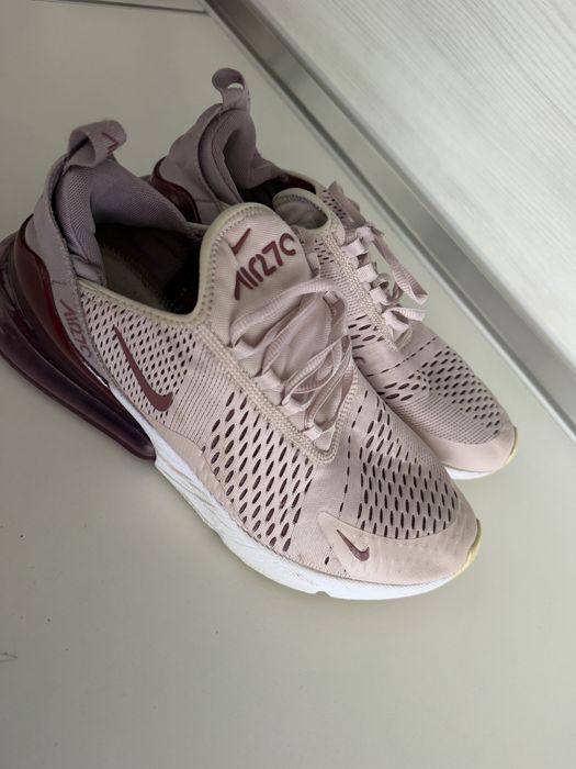 Унисекс маратонки nike air max 270