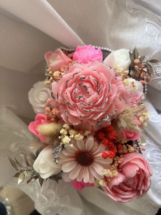 Buchete si aranjamente din ceara personalizabile