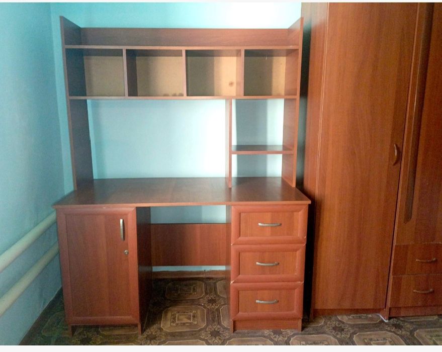 Продам письменный стол