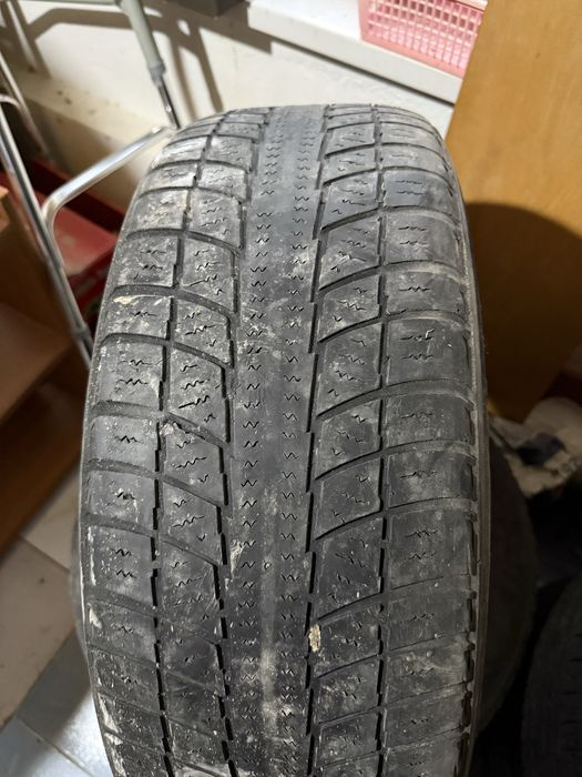 Продам шины 225/65R17 3шт