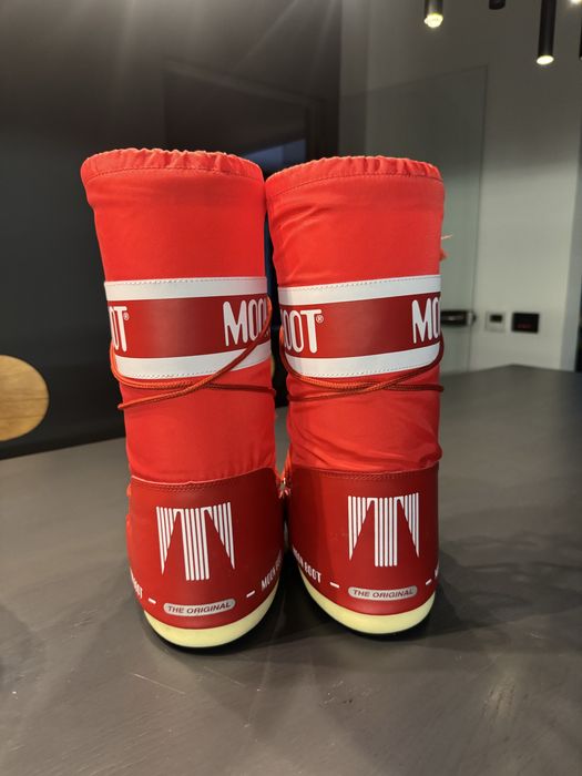 Moon Boots lungi