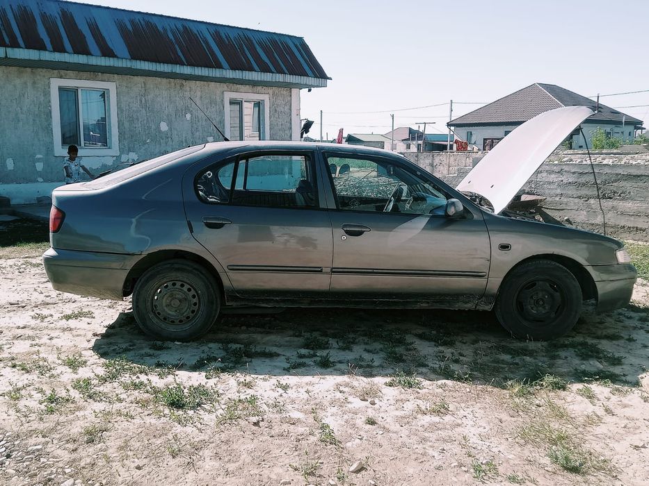 Nissan Primera..