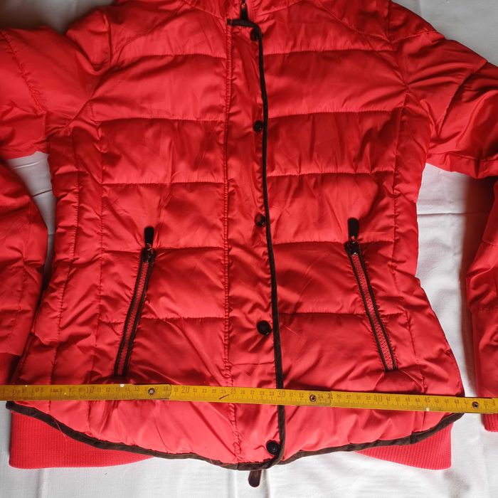 Яке дамско, подходящо за ранна есен и за пролетта.