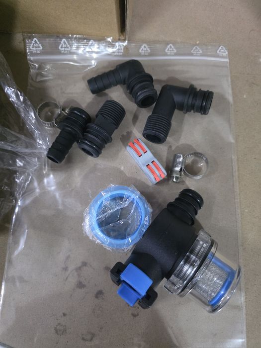 Pompa cu membrana 12V, 12,5 l/min, 50 PSI, autoamorsanta pentru rulota LumaBrite