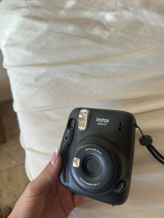 Instax mini 11 черен