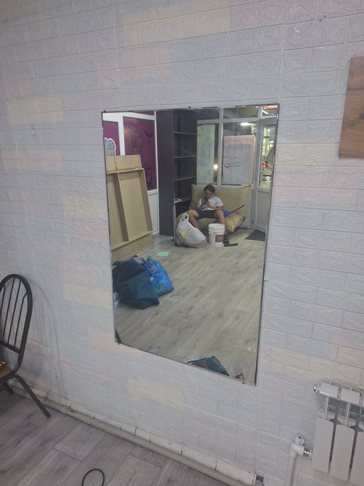 Продам зеркало размер 120 . 70см Крепление есть