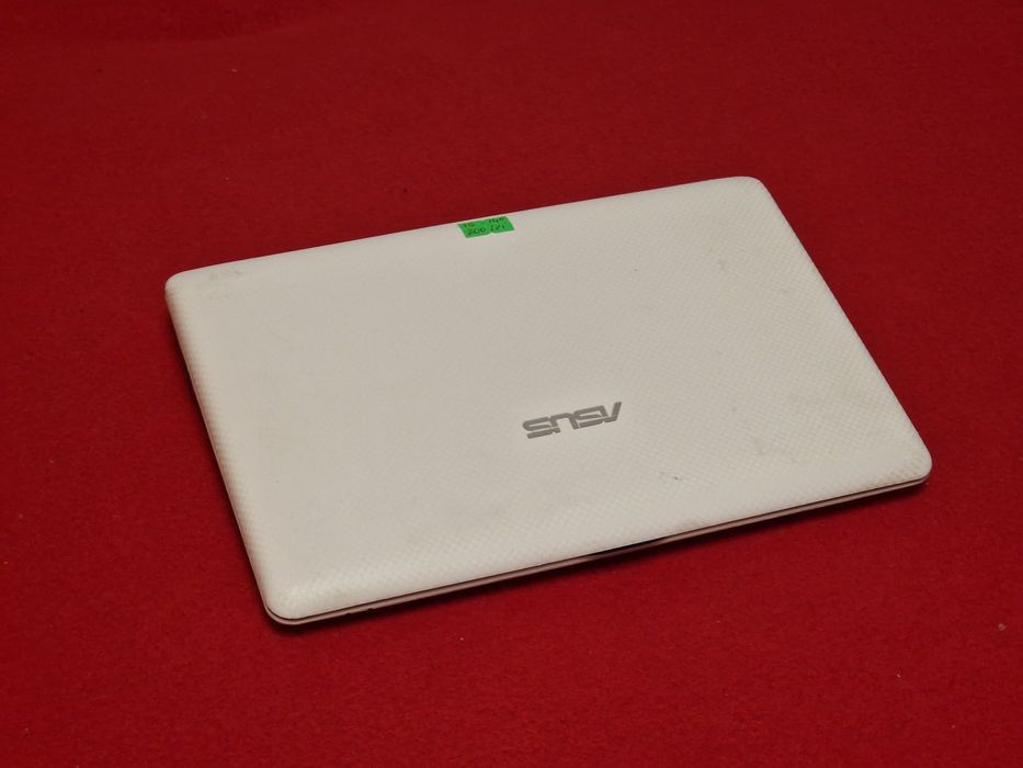 Mini laptop Asus funcțional doar la priza