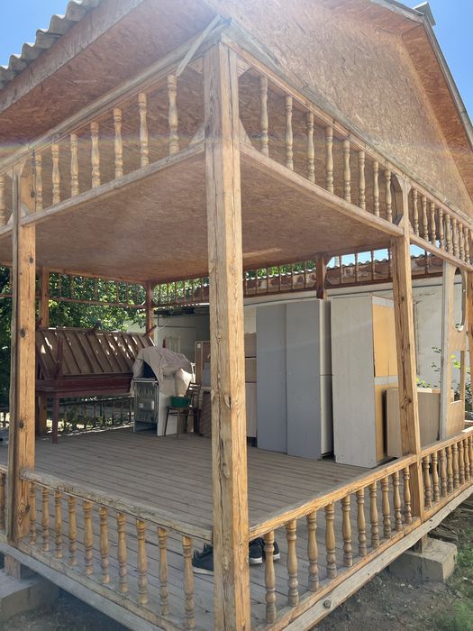 Тапчан беседка в хорошем состоянии