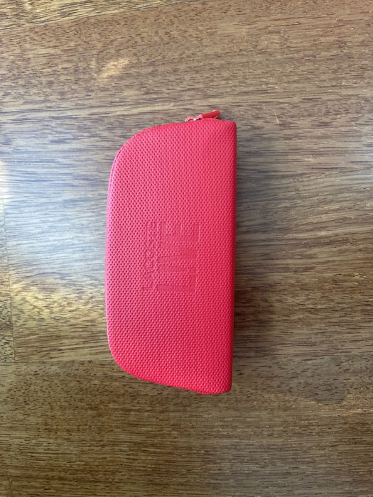 Слънчеви очила LACOSTE